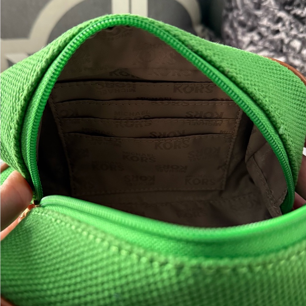 Michael Kors Green Cosmetic Case - Picture 3 of 3